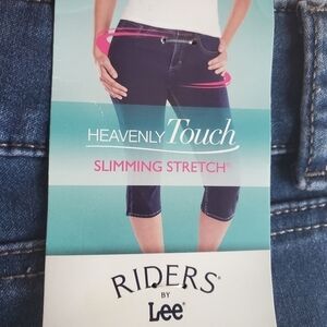 Riders by Lee Mid-Rise Capris